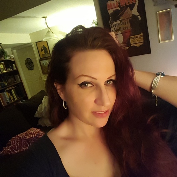 Meet your Posher, Kyla - Picture 2 of 2